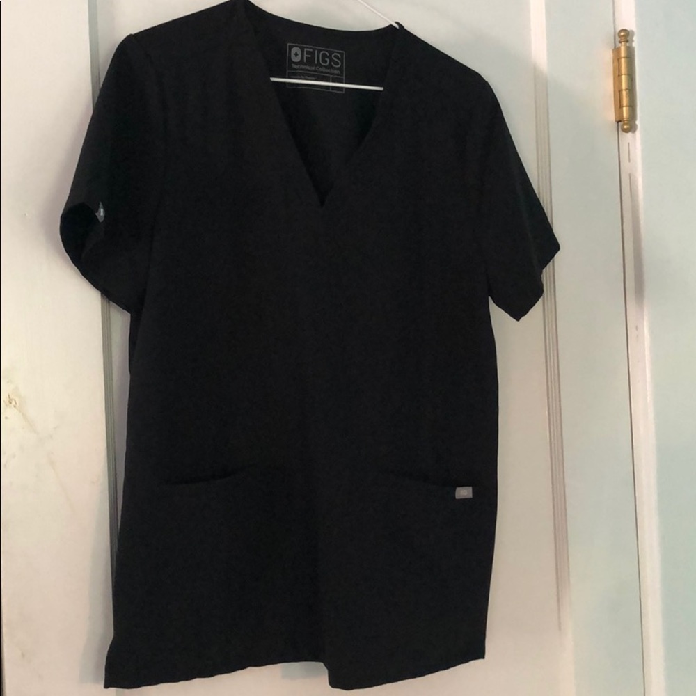 Figs Casma 3 Pocket Scrub Top! 🖤